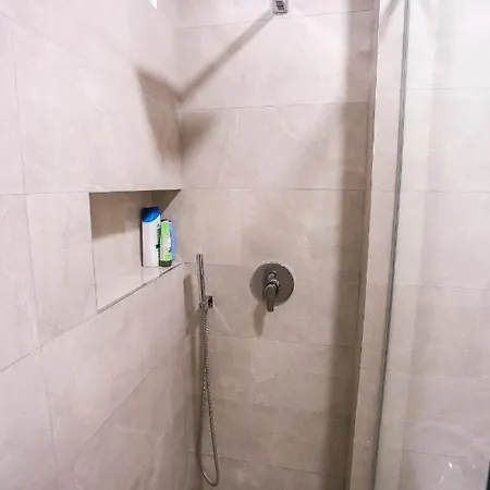 Views - Comfy & Spacious Tiran